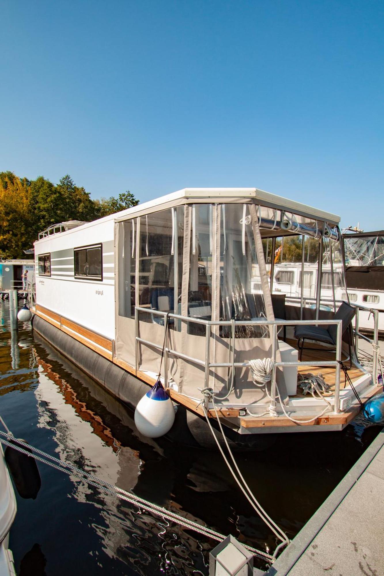 Hausboot Botel *